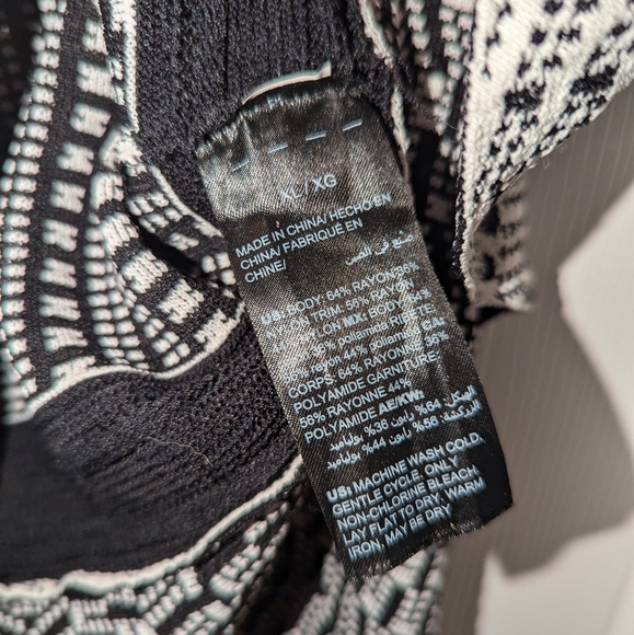 Black and White Peplum Cami - Picture 4 of 4